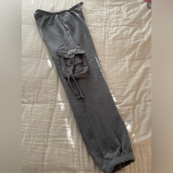 GUC relaxx grey cargo sweats. Size medium - Picture 3 of 6